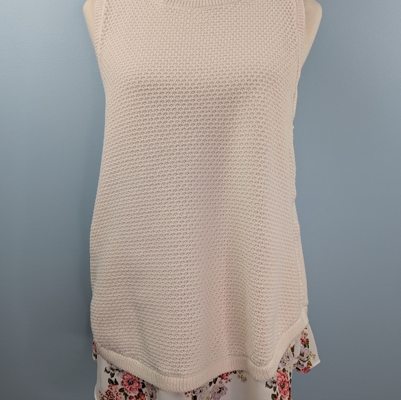 LOFT Sleeveless Cream Knit Top with Floral Hem – Size Large - Picture 5 of 8